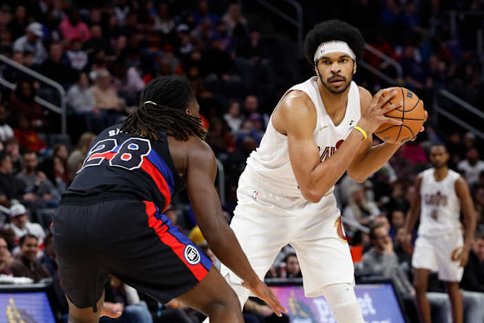 Mar 1, 2024; Detroit, Michigan, USA; Cleveland Cavaliers center Jarrett Allen (31) is defended by Detroit Pistons center Isaiah Stewart (28) in the second half at Little Caesars Arena. Mandatory Credit: Rick Osentoski-USA TODAY Sports
